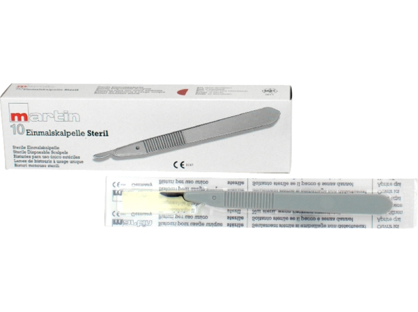 Disposable scalpels w. handle Fig.15 Pa
